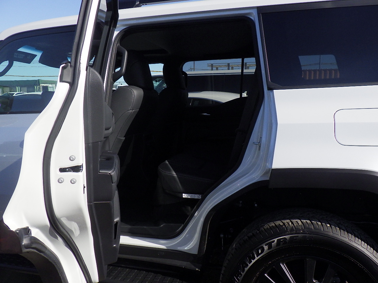 18_188110_176092353268f58f8c48daa